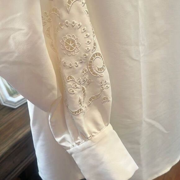 NWOT Adrianna Papell White Long Sleeve Cutout Blouse - Large - Picture 1 of 8